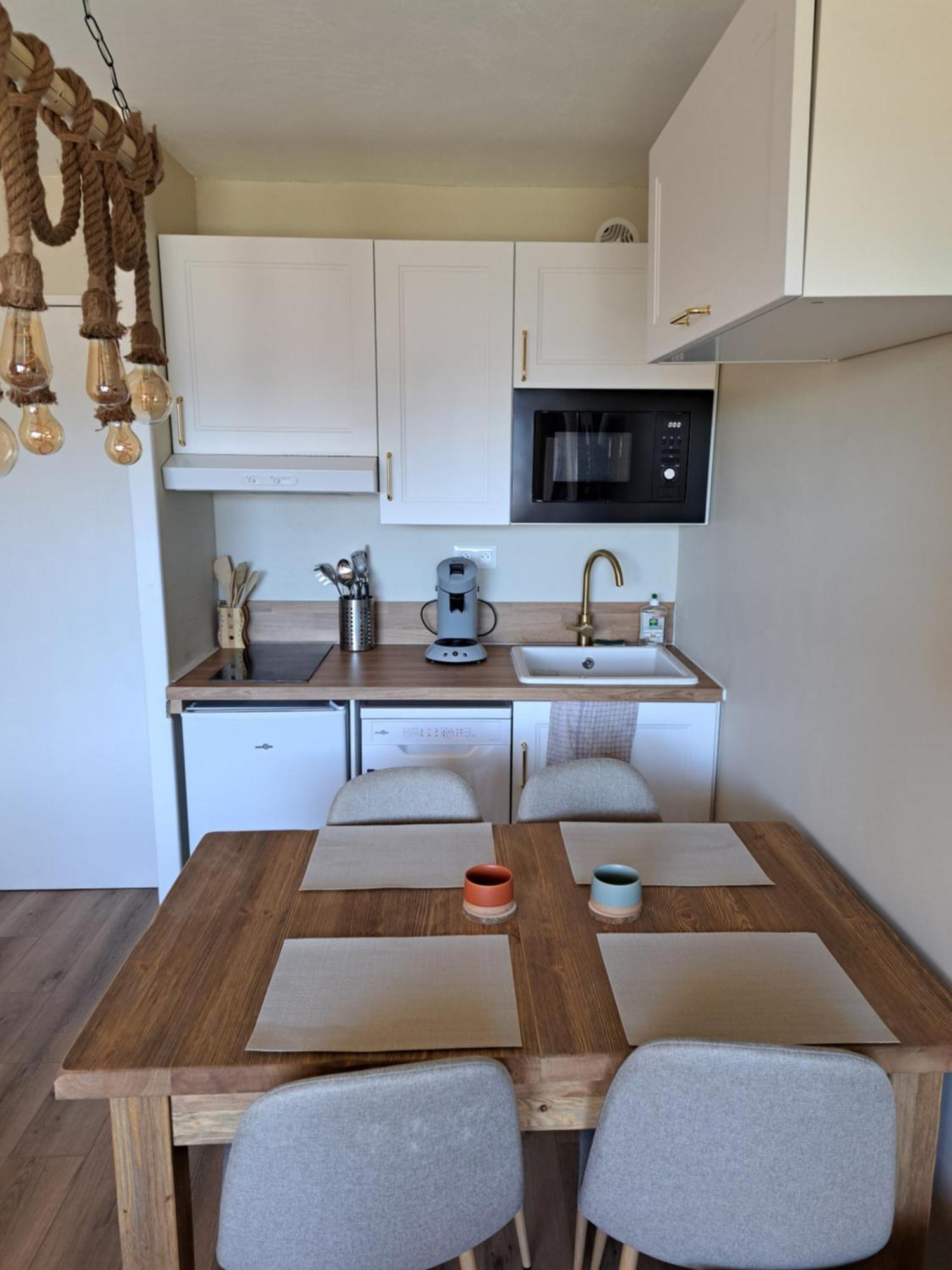 Studio Cabine 4 Couchages, Vue Face Aux Montagnes Фон-Ромё Экстерьер фото